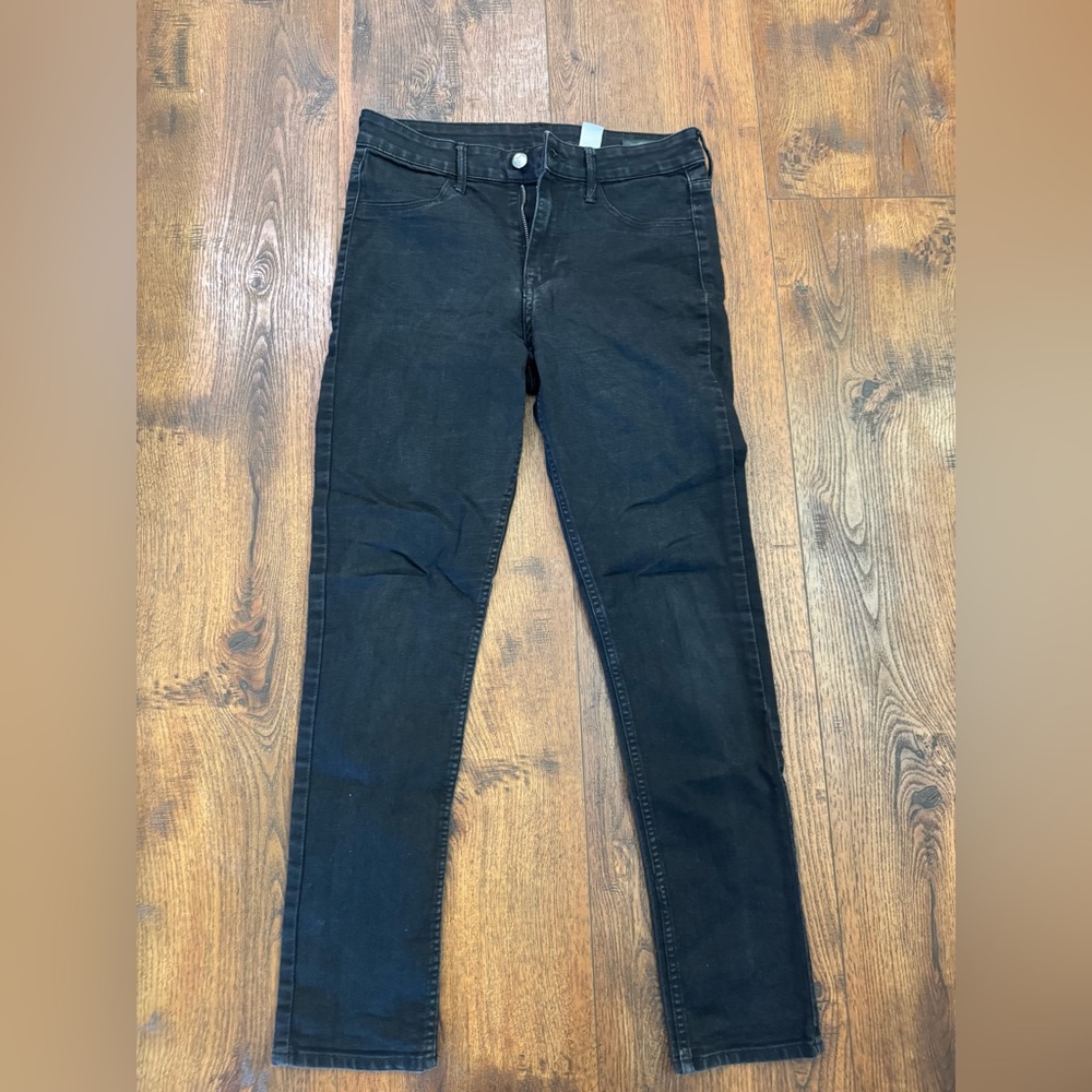 Black Skinny Jeans with Mid-Rise Waistband